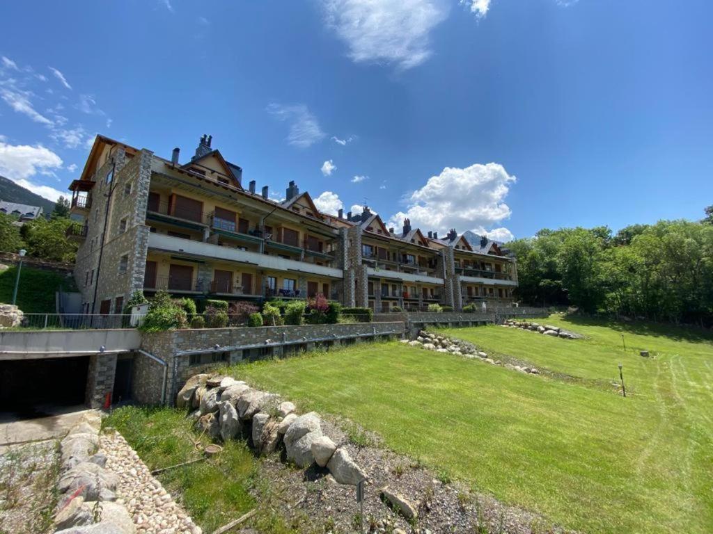 Agradable Apartamento Con Jardin Privado En Cerler Exteriér fotografie